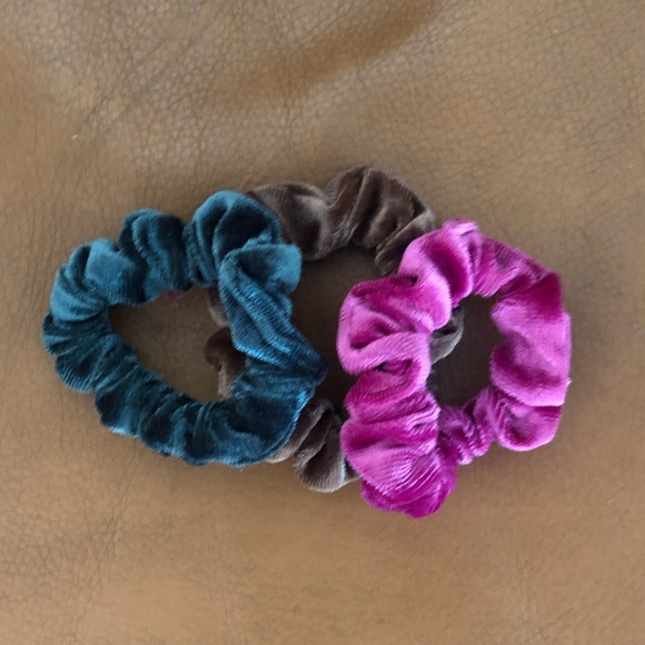 Velvet Scrunchies / Hair Ties / Ponytail Set of 3 - Picture 4 of 8